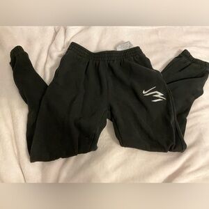 Kid Nike black sweats